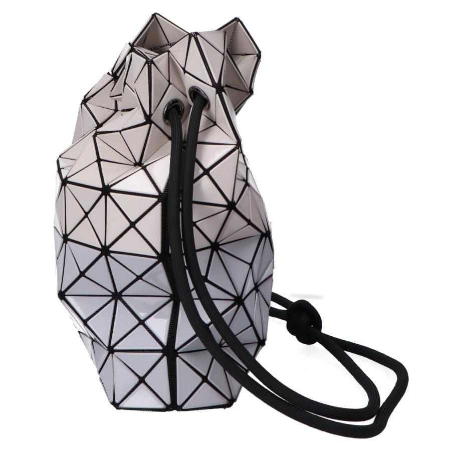 eeeeee16　新品未使用 バオバオ イッセイミヤケ　巾着ミニバッグ eeeeee16様専用 新品未使用 バオバオ イッセイミヤケ 巾着ミニバッグ