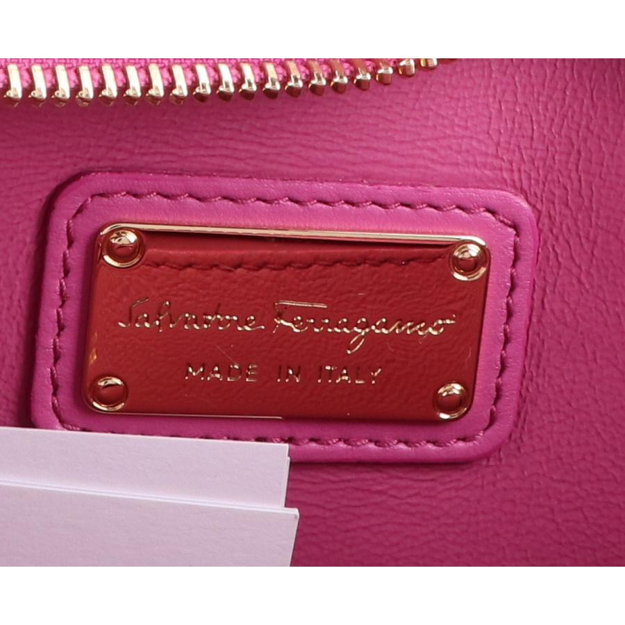 美品 Salvatore Ferragamo サルヴァトーレフェラガモ FZ-21 E559 美品 Salvatore Ferragamo サルヴァトーレフェラガモ FZ-21 E559