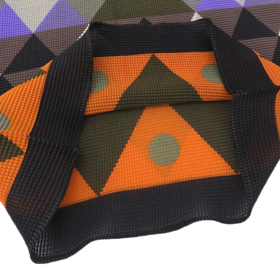 Me ISSEY MIYAKE ミーイッセイミヤケ 幾何学総柄 ハイネック ロング