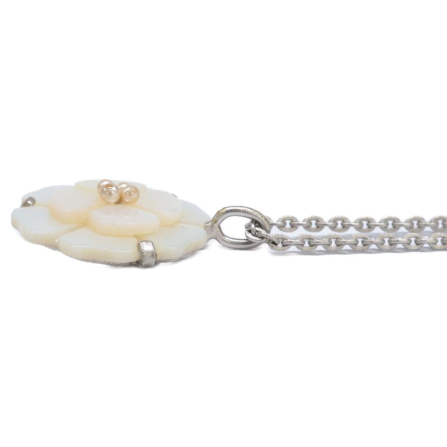 CHANEL（シャネル） 98A ホワイトシェル ココマーク カメリアモチーフ