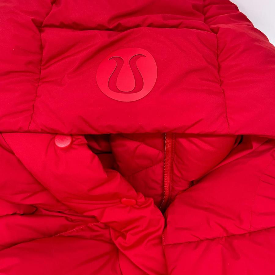 Lululemon ルルレモン レッド Wunder Puff フード付きクロップダウン