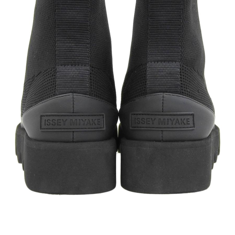 新品同様 ISSEY MIYAKE イッセイミヤケ ×UN BOUNCE FIT 3 ニット 新品同様 ISSEY MIYAKE イッセイミヤケ ×UN BOUNCE FIT 3 ニット