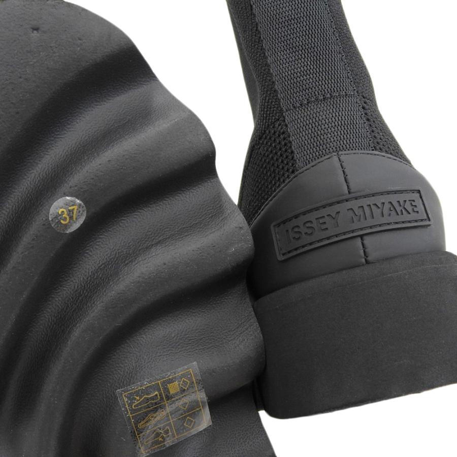 新品同様 ISSEY MIYAKE イッセイミヤケ ×UN BOUNCE FIT 3 ニット 新品同様 ISSEY MIYAKE イッセイミヤケ ×UN BOUNCE FIT 3 ニット