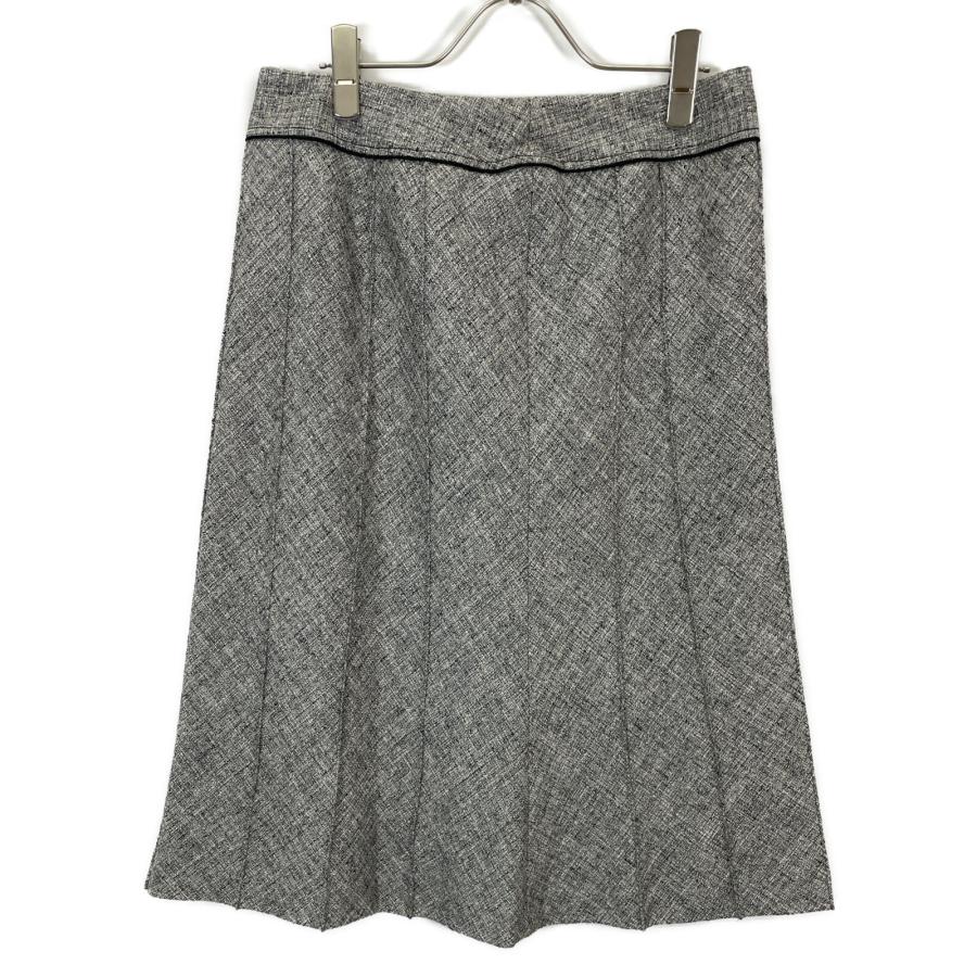 NIJYUSANKU 23区 グレー ボタン切替 スカート スーツ 44 セットアップ