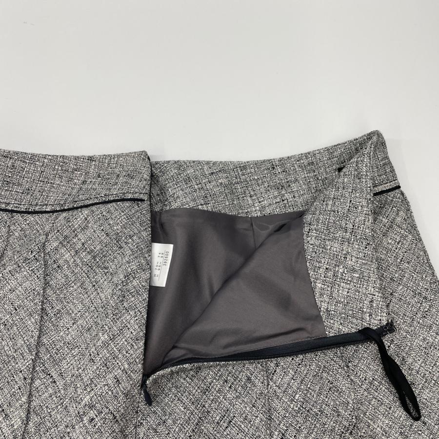 NIJYUSANKU 23区 グレー ボタン切替 スカート スーツ 44 セットアップ