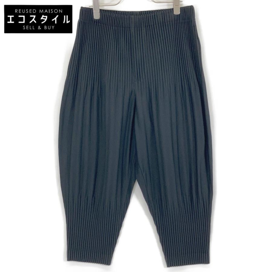 オムプリッセイッセイミヤケ　クロップド丈　プリーツパンツ　黒　サイズ2 HOMME PLISSE ISSEY MIYAKE/オム プリッセ イッセイ ミヤケ】より