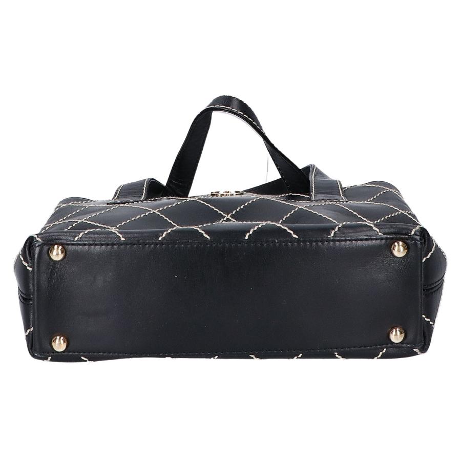 CHANEL（シャネル） 7番台 A18126 ワイルドステッチ カーフレザー ココ