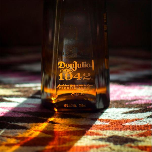 ドン フリオ 1942 テキーラ 750ml 38% 正規品 箱入り メキシコ ロスアルトス ドンフリオ蒸留所 :9908000015738:うきうきワインの玉手箱 通販 テキーラ ドンフリオ 1942 テキーラ 750ml 化粧箱入り あすつく対応