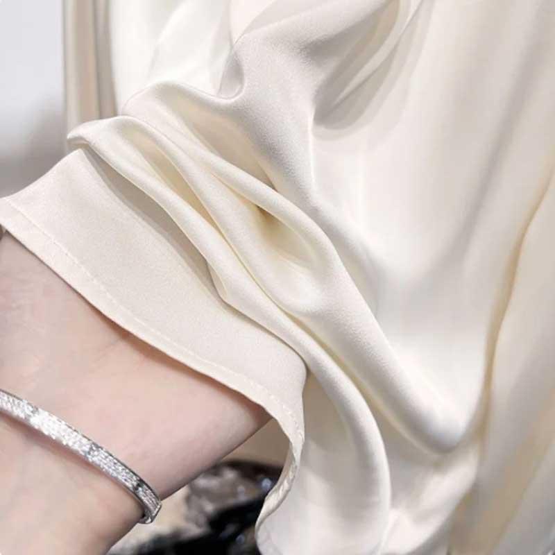 送料無料２〜4日後到着 演奏会 コーラス ブラウス 第九 合唱衣装 サテン地 ブラウス 襟元2個のオーガンジーモチーフ付き 演奏会 オフ白 サーモンピンク ベージュ |  | 07