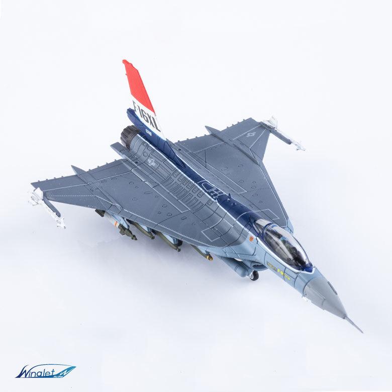 ダイキャストモデル 1/144 F-16XL Prototype XL-1 75-0749 スケールモデル 塗装済み 完成品 戦闘機 飛行機 航空 グッズ アイテム｜winglet｜02