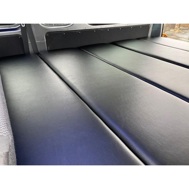 NV350/キャラバン 標準/ワイドボディー（車幅）スーパーロングEX/DX（6人乗り車両）用ベッドキット10mmクッション入りスタンダードレザータイプ |  | 04