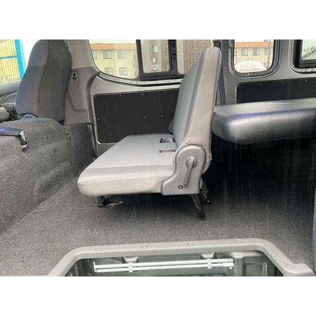 NV350/キャラバン 標準/ワイドボディー（車幅）スーパーロングEX/DX（6人乗り車両）用ベッドキット10mmクッション入りスタンダードレザータイプ |  | 05