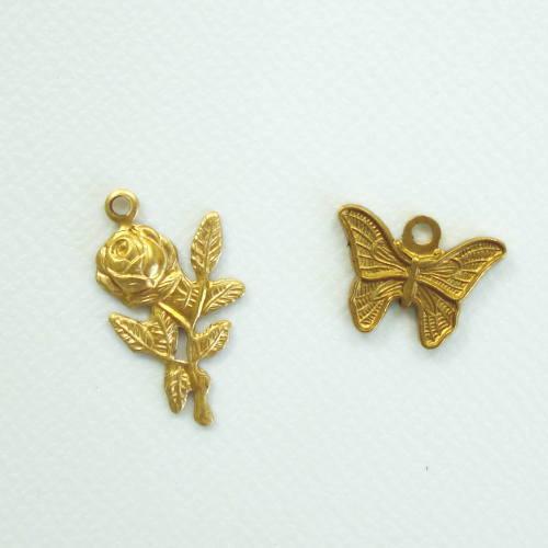 【レジン/アクセサリー】 真鍮パーツ チャーム 美貌（バラ/蝶） | 