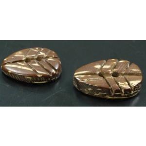 ココナッツボタン　二つ穴　リーフ型 |  | 01