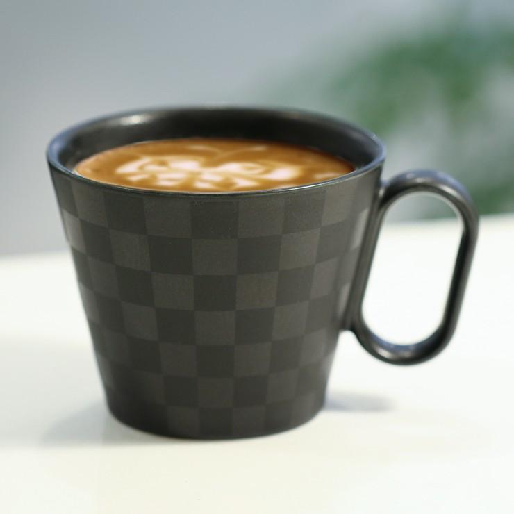 生涯を添い遂げるマグ マグカップ 有田焼 市松 ブラックマット 佐賀県 ギフト プレゼント 日本製 グッドデザイン賞 コーヒーカップ |  | 02