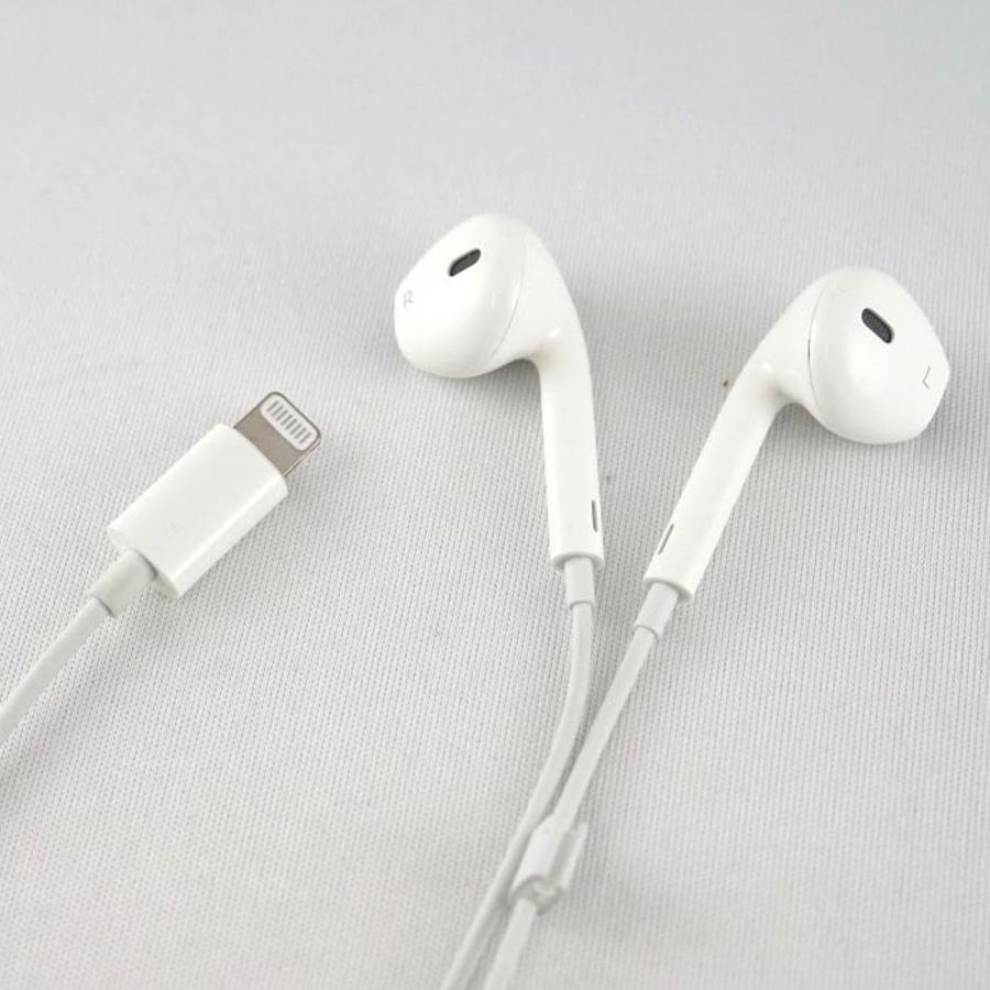 Apple EarPods with Lightning connector イヤホン USED美品 Apple EarPods with Lightning connector イヤホン USED美品