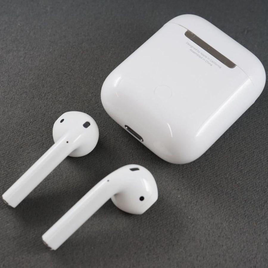 AirPods with Charging Case エアーポッズ ワイヤレスイヤホン USED超美品 第二世代 Bluetooth