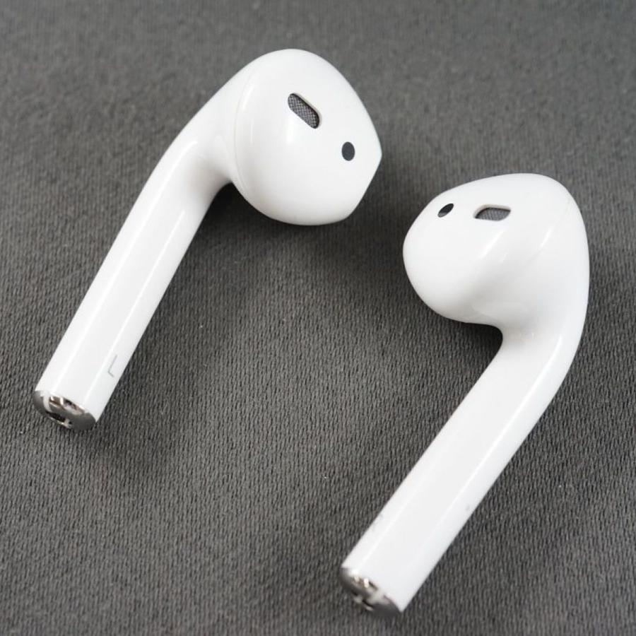 Apple AirPods with Charging Case エアーポッズ ワイヤレス Apple AirPods with Charging Case エアーポッズ ワイヤレス
