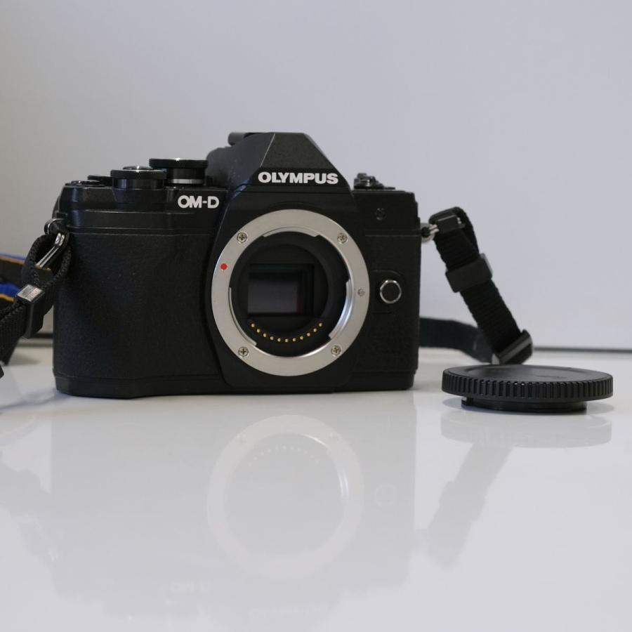 OLYMPUS OM-D E-M10 Mark III ボディ USED超美品 ミラーレス一眼 本体+ 