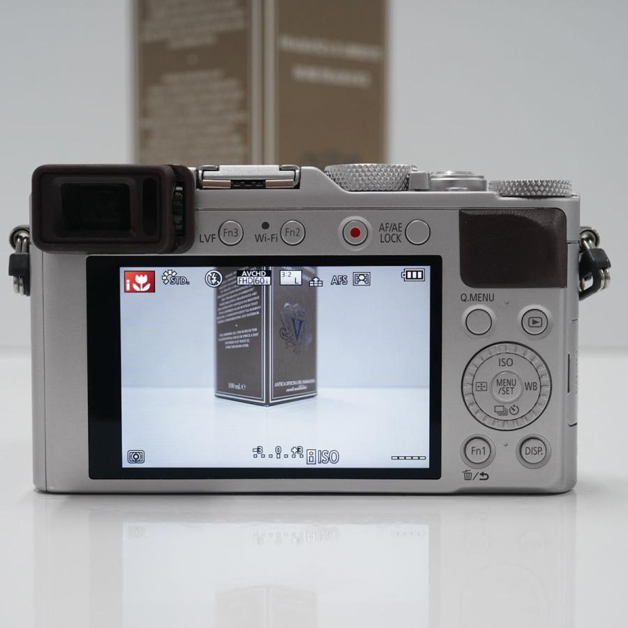 Panasonic DMC-LX100 LUMIX USED超美品 本体+バッテリー 4/3型 Panasonic DMC-LX100 LUMIX USED超美品 本体+バッテリー 4/3型