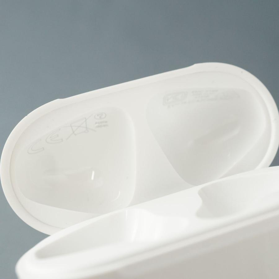 Apple - AirPods MRXJ2J/A　ワイヤレスチャージングケースバージョン Apple AirPods with Wireless Charging Case エアーポッズ 充電