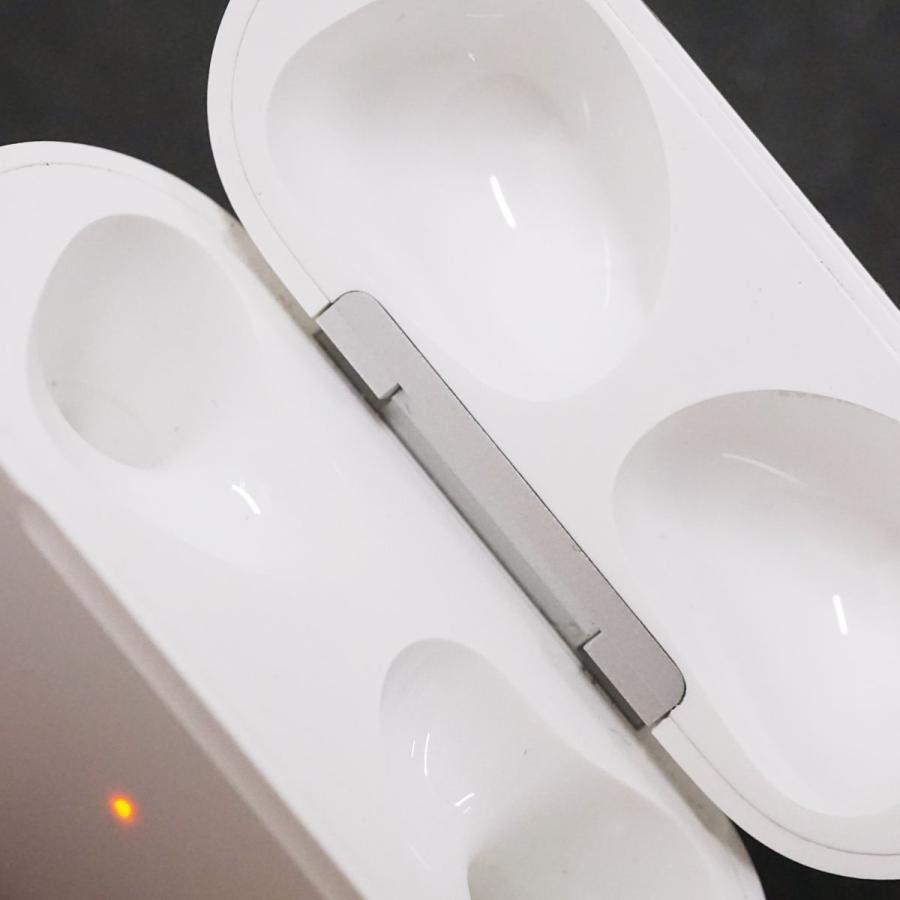 Apple AirPods Pro 第3世代 充電ケース A3063 美品 綺麗】 Apple AirPods Pro 第3世代 充電ケース - メルカリ