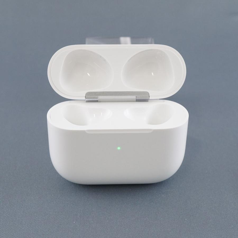 Apple AirPods 第三世代 MagSafe充電ケースのみ USED超美品 Apple AirPods 第三世代 MagSafe充電ケースのみ USED超美品