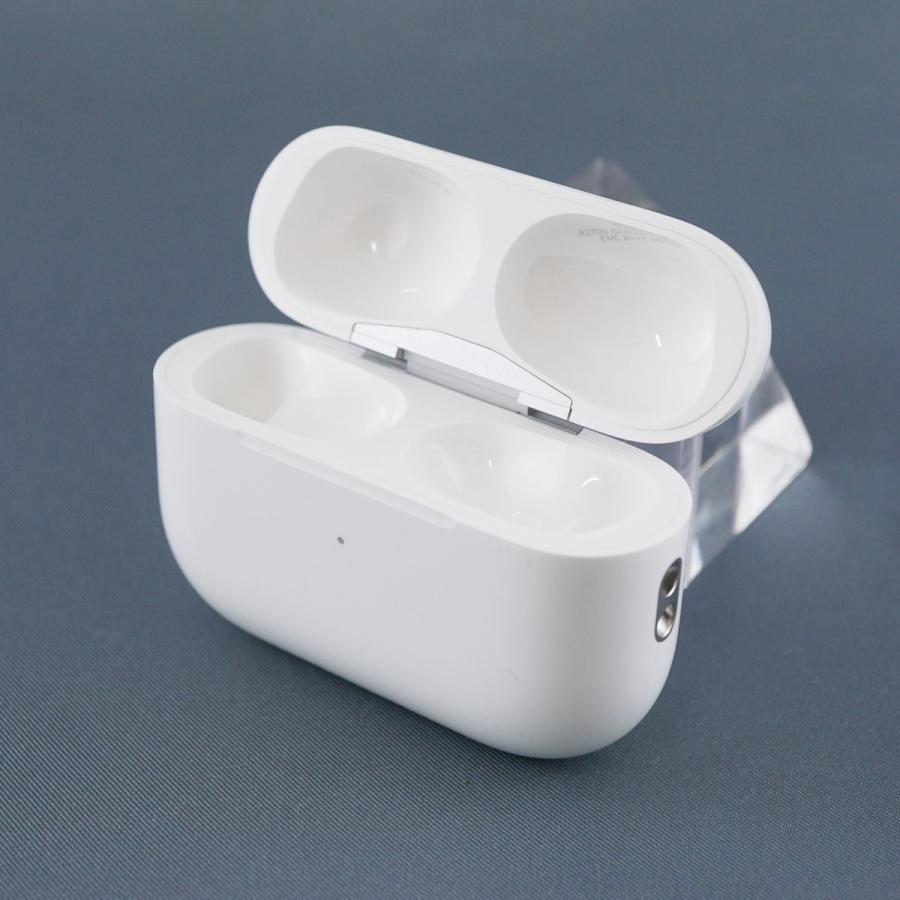 Apple AirPods Pro 第二世代 充電ケースのみ USED超美品 ワイヤレスイヤホン MagSafe充電ケース Lightning MQD83J/A 完動品 KR V0063｜wit-yshop｜03