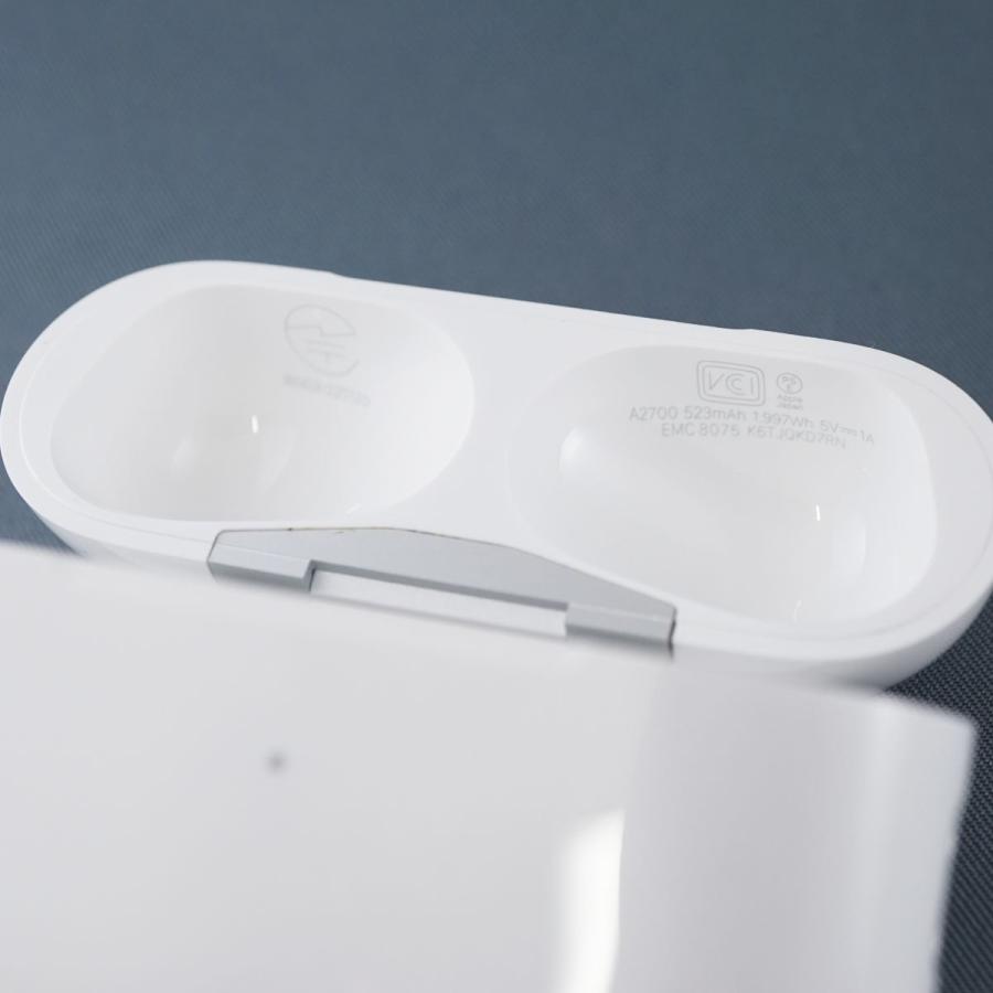 Apple AirPods Pro 第二世代 充電ケースのみ USED超美品 ワイヤレスイヤホン MagSafe充電ケース Lightning MQD83J/A 完動品 KR V0063｜wit-yshop｜04