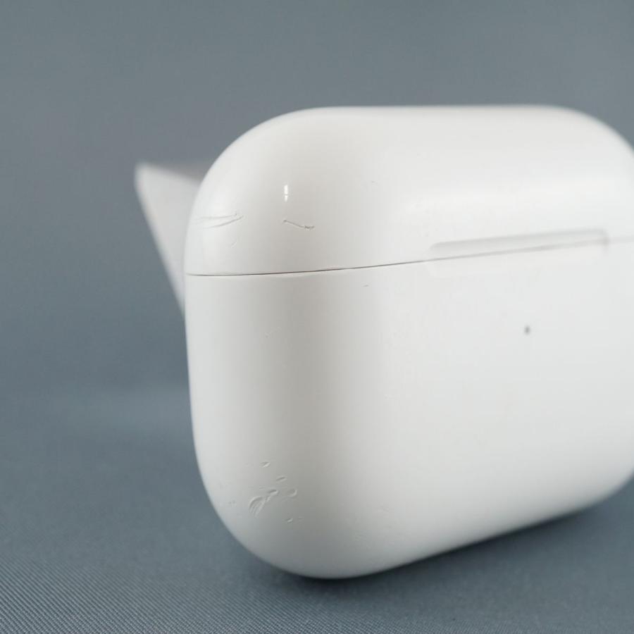 Apple AirPods Pro 2 本体 充電ケース付き MQD83J/A アップル(Apple) MQD83J/A AirPods Pro (第2世代) 充電ケース
