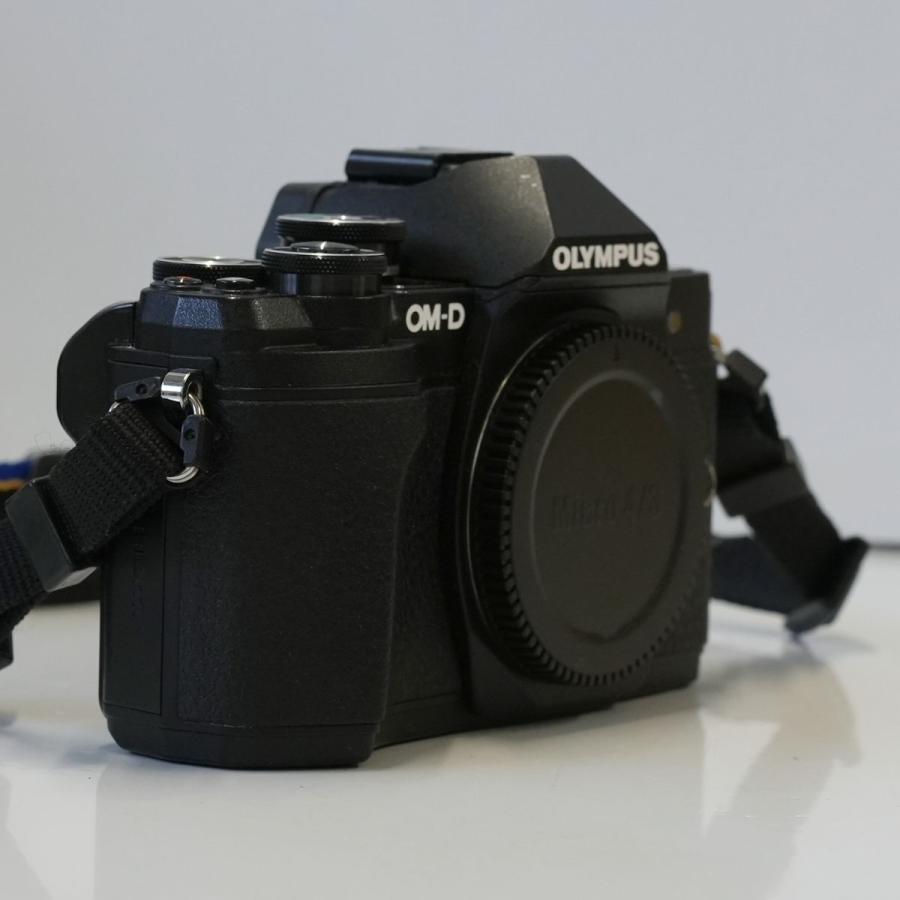OLYMPUS OM-D E-M10 Mark III USED超美品 ミラーレス一眼 カメラ 本体+ 