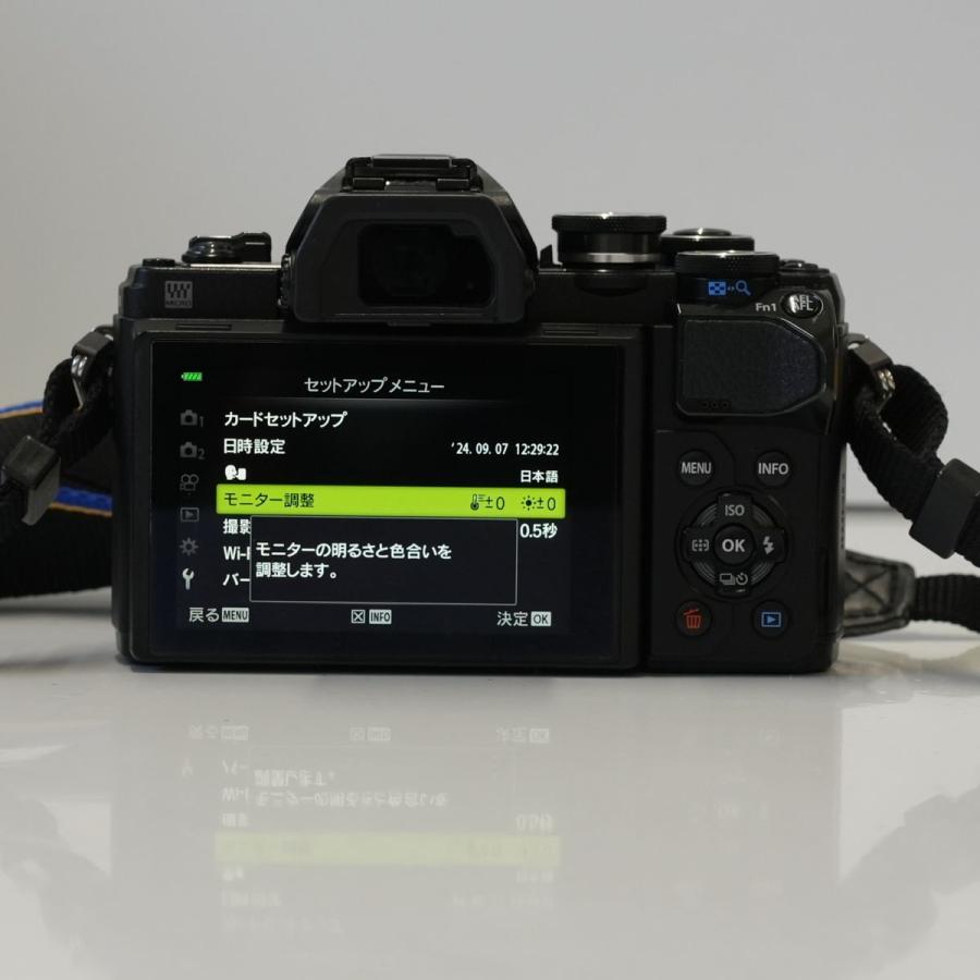 オリンパス（OLYMPUS） OLYMPUS OM-D E-M10 Mark III USED超美品