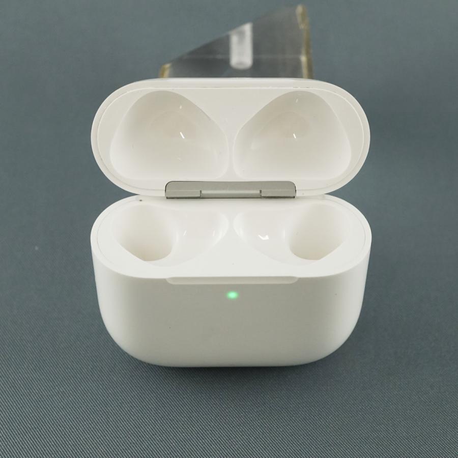 Apple Apple AirPods 4 充電ケースのみ USED品 ノイズキャンセリング