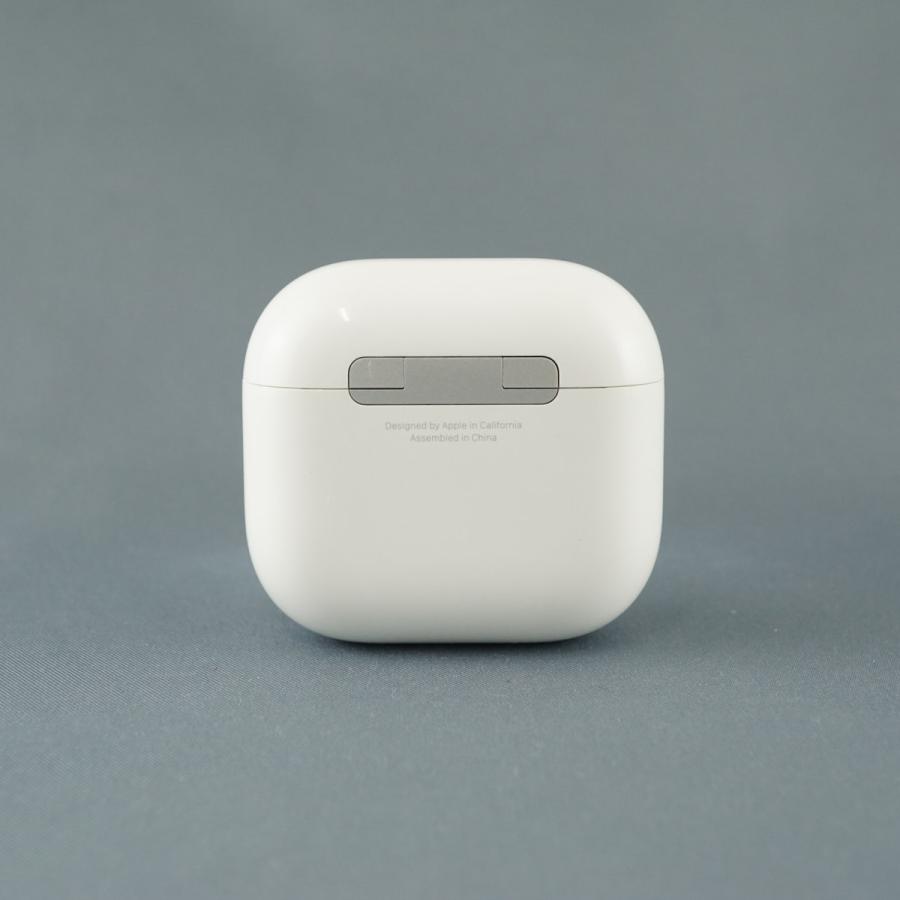 Apple Apple AirPods 4 充電ケースのみ USED品 ノイズキャンセリング