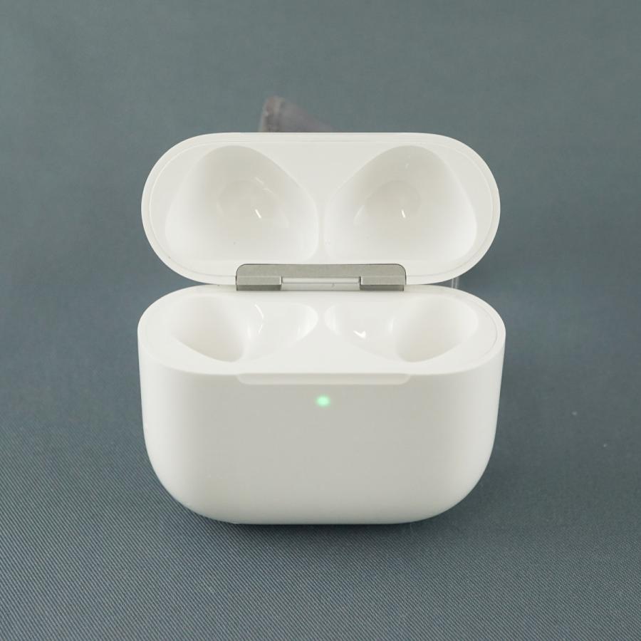 Apple Apple AirPods 4 充電ケースのみ USED品 ノイズキャンセリング