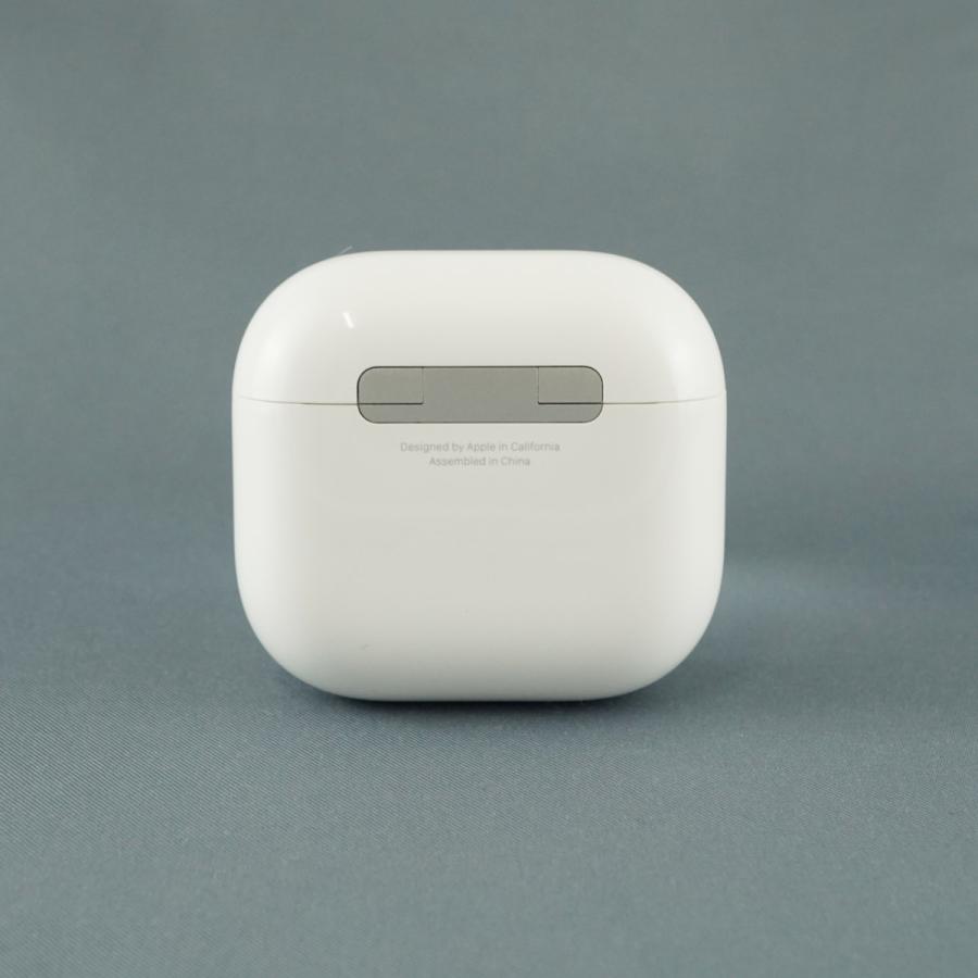 Apple Apple AirPods 4 充電ケースのみ USED超美品 ノイズキャンセ