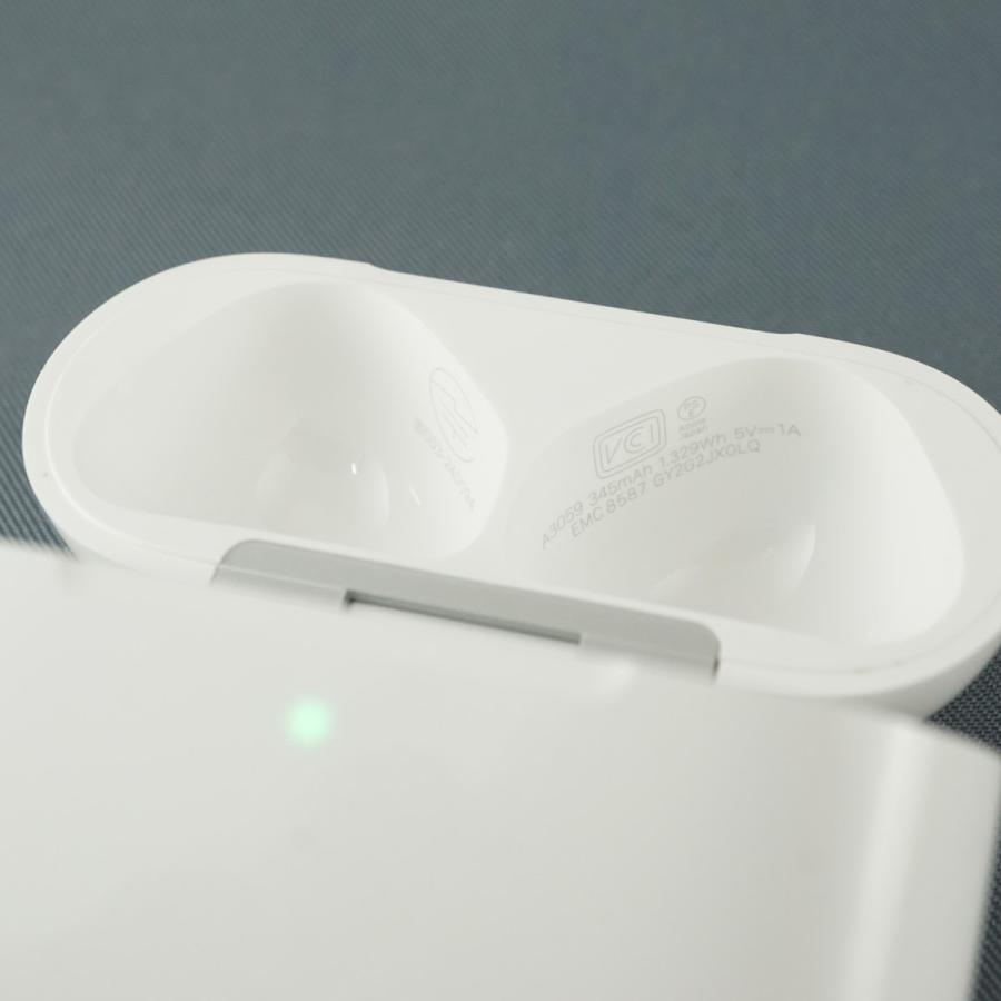 Apple Apple AirPods 4 充電ケースのみ USED超美品 ノイズキャンセ