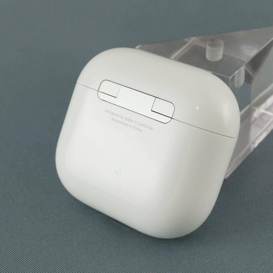 Apple Apple AirPods 4 充電ケースのみ USED超美品 ノイズキャンセ