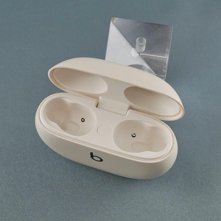 Beats by Dr Dre - Beats by Dr.Dre Studio Buds+ 充電ケースのみ USED美品 ワイヤレスイヤホン 充電器 チャージングケース A2870 アイボリー 完動品 V0613 Beats by Dr. Dre Dr.Dre Studio Buds+ 充電ケースのみ USED品