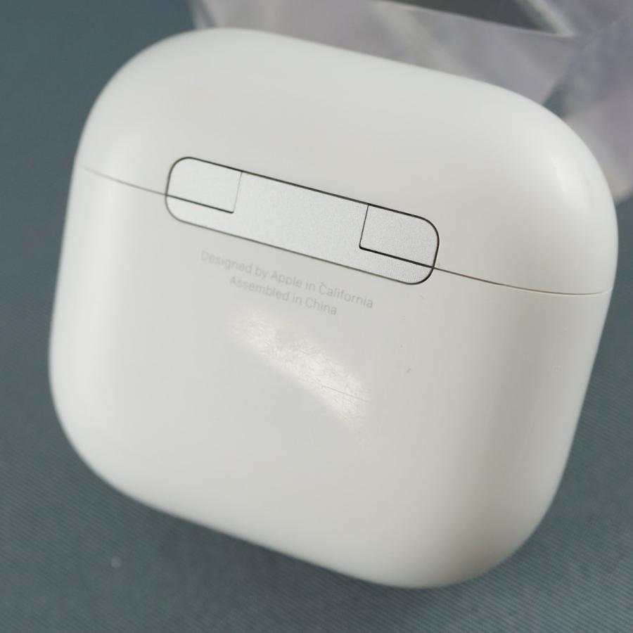 Apple Apple AirPods 4 USED美品 ノイズキャンセリング搭載 第四世代