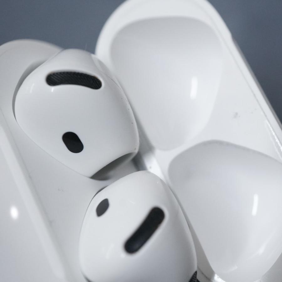 Apple Apple AirPods 4 USED品 ノイズキャンセリングなし 第四世代