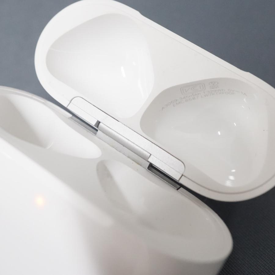 Apple Apple AirPods 4 充電ケースのみ USED美品 ノイズキャンセリング