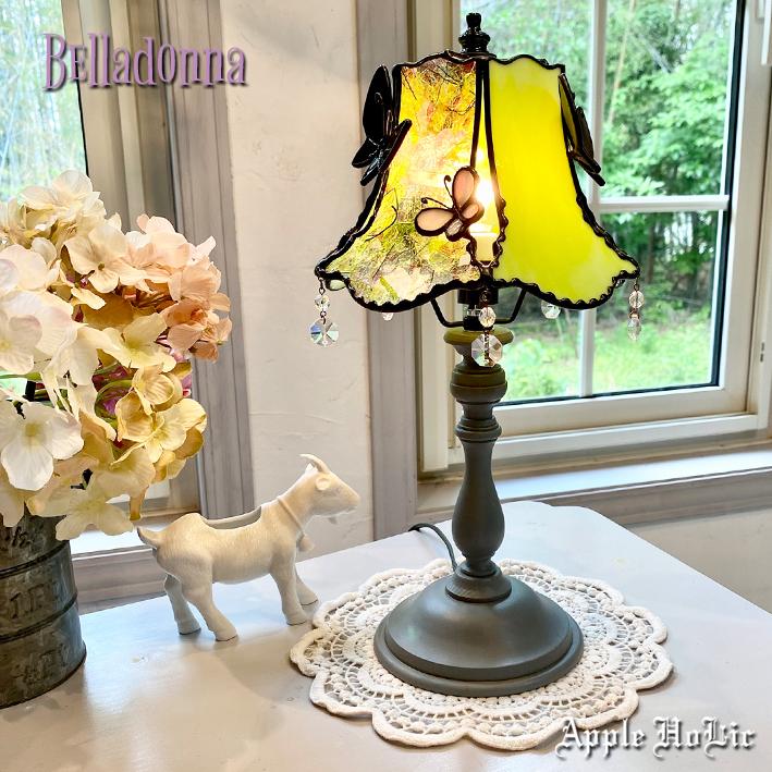 カラフルなステンドグラスランプ、上質なガラス使いで上品な仕上がり