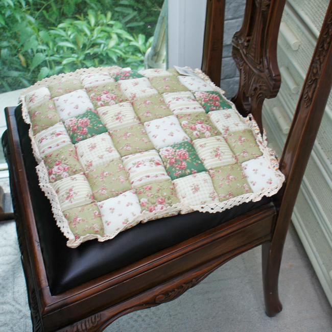 薔薇のキルト パッチワーク キルトトップ バラの花園 キルト芯縫込み済み - メルカリ