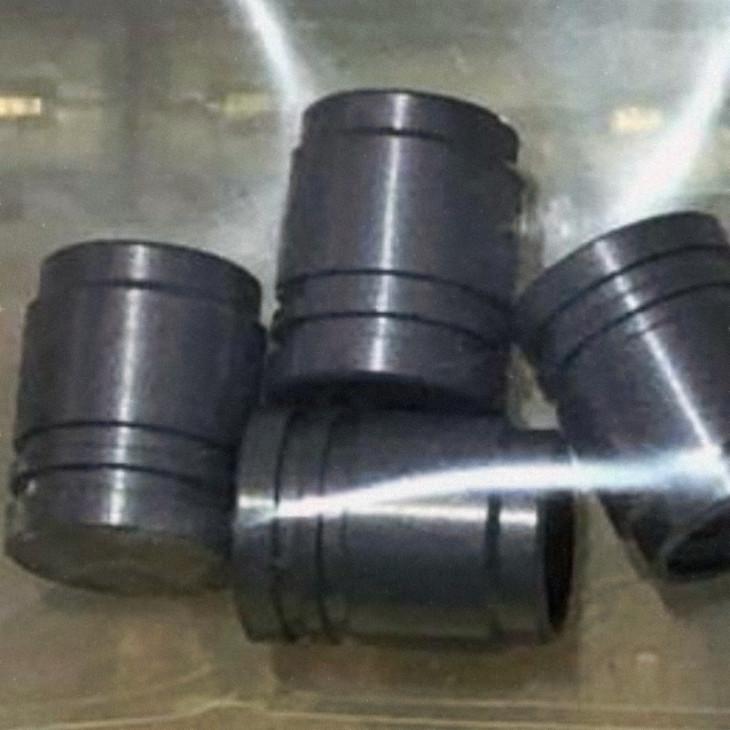 スピードハック エアバルブキャップ 4個入 Speedhack Air Valve Cap チタニウムカーバイド 高純度 チタン製 タイヤの中の空気を活性化 TITANIUM CARBIDE |  | 04