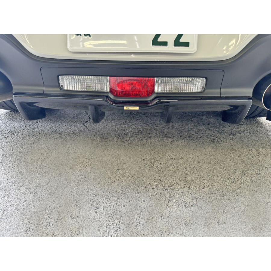 即納可】GR86 ZN8 リアディフューザー（3P） ☆カーボン製 ☆クリア