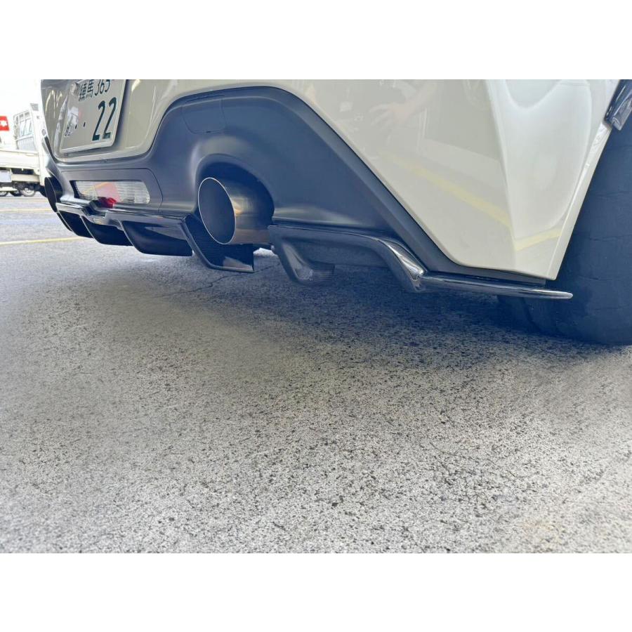 即納可】GR86 ZN8 リアディフューザー（3P） ☆カーボン製 ☆クリア