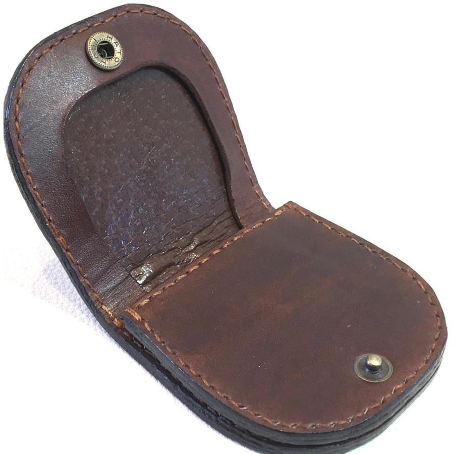 本革製コインケース（カービング、焦茶色） |  | 04