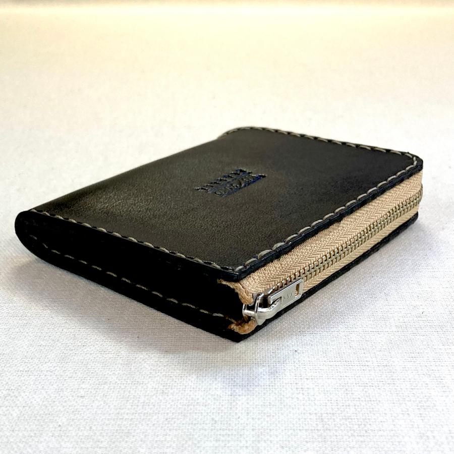 黒いレザー製コンパクト財布 本革製コンパクト・ウォレット（L字ファスナー／黒革） : WIZARD