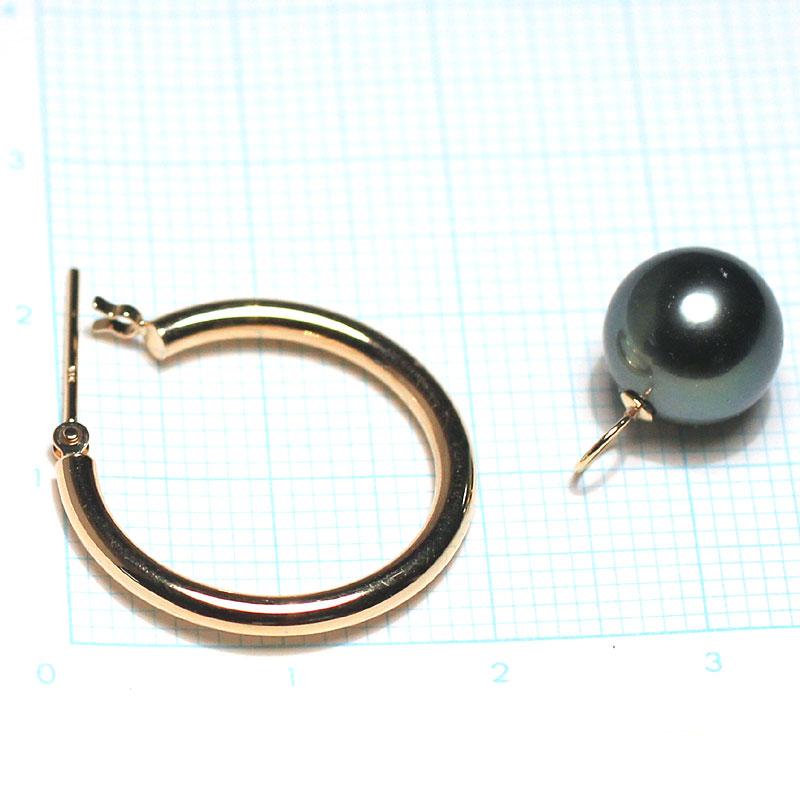 ピアス K18フープピアス外径2cm幅2mm K18金チャーム付黒蝶真珠8.5mm 内径約2.9ｍｍ チャーム取り外し可 アレンジできる ケース入り包装 シリコンキャッチの画像